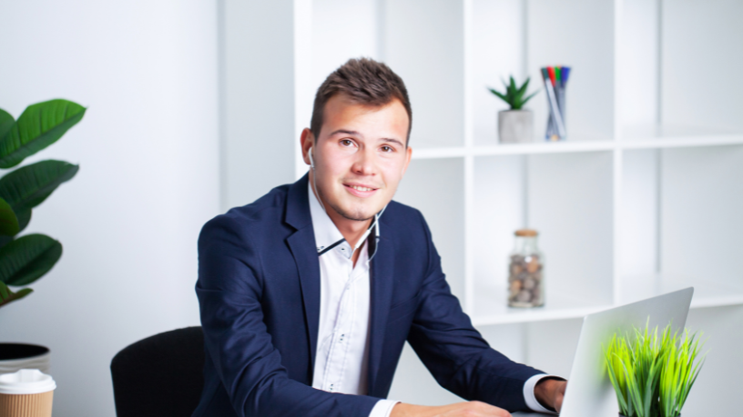 Fernando Bruno Crestani destaca que a inteligência artificial revoluciona o mercado imobiliário com automação e análises precisas.