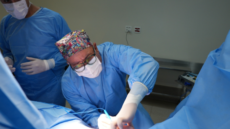 A avaliação psicológica é um passo fundamental no processo da cirurgia plástica, como ressalta Dr. Gilberson Wanderley Silva.