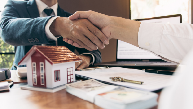 Saiba com Teciomar Abila os riscos e oportunidades de investir em imóveis nos dias atuais.