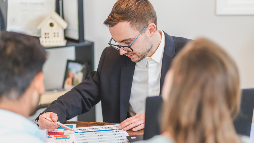 Teciomar Abila explica por que o setor imobiliário continua sendo uma opção estratégica de investimento.