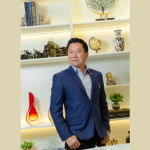 Abdominoplastia 360 virou queridinha por remodelar a cintura inteira com harmonia, afirma Milton Seigi Hayashi.